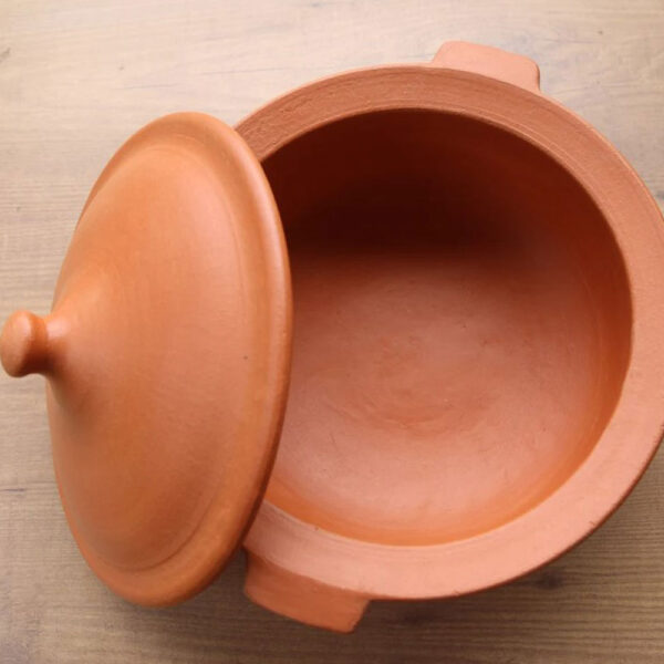 terracotta cooking pot