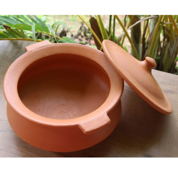 clay bean cooking pot